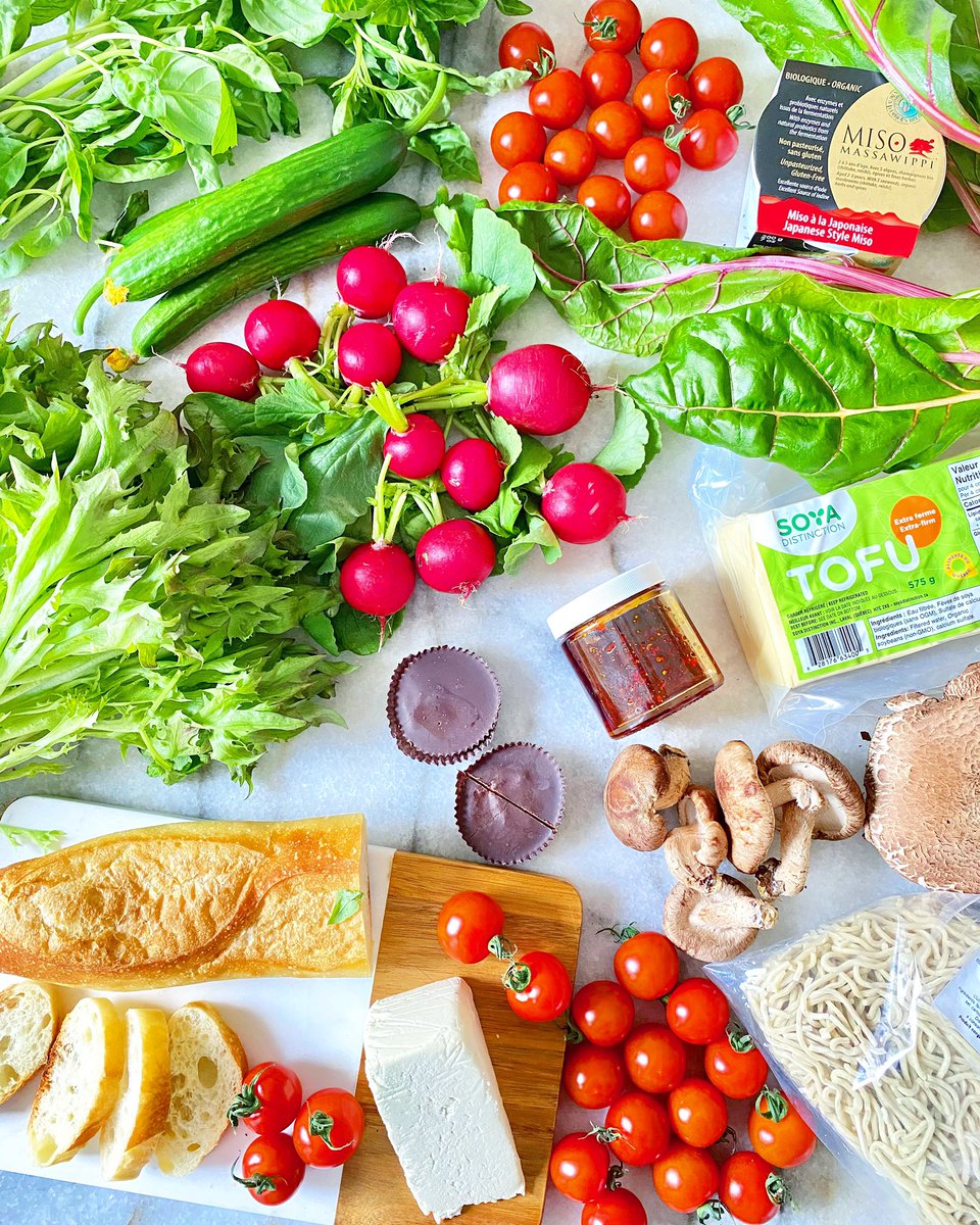 Cette semaine, nous avons commandé les ingrédients pour une salade de serre ultra-fraîche et le nécessaire pour préparer un bol de soupe ramen local.
🥬🍅🥒
This week, we ordered the ingredients for a fresh greenhouse salad, plus everything we need for a local bowl of ramen.