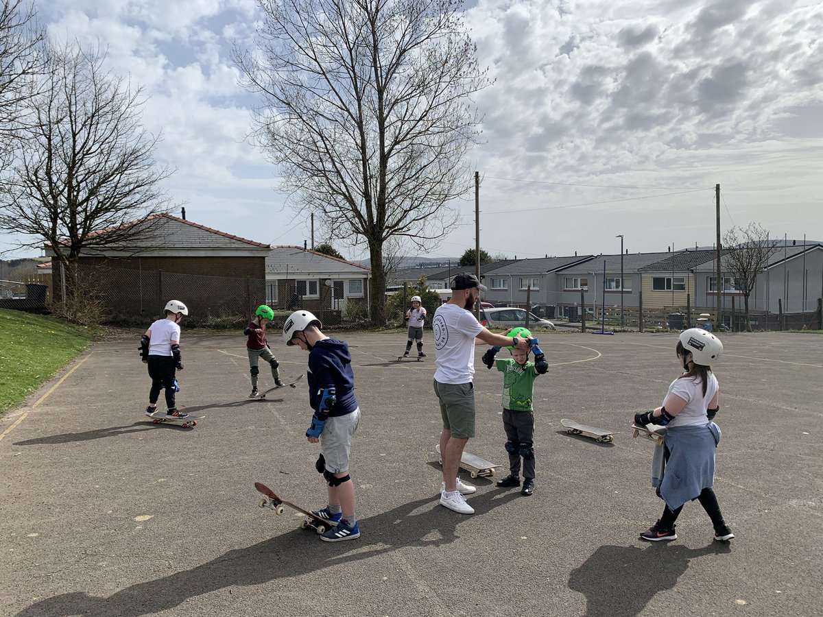 ALSportDev's tweet photo. First Fit and Fed session of Easter at @rhosyfedwen 😁 We absolutely loved being back out. Great to have @SkateAcademyUK back with us too! Lots of smiles on faces and fun had (and yummy food eaten!) The weather was a bonus 🌞 #Partnership #HolidayProvision https://t.co/0GCkn43shD