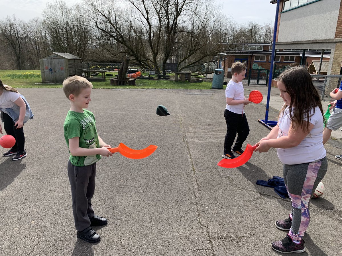 ALSportDev's tweet photo. First Fit and Fed session of Easter at @rhosyfedwen 😁 We absolutely loved being back out. Great to have @SkateAcademyUK back with us too! Lots of smiles on faces and fun had (and yummy food eaten!) The weather was a bonus 🌞 #Partnership #HolidayProvision https://t.co/0GCkn43shD