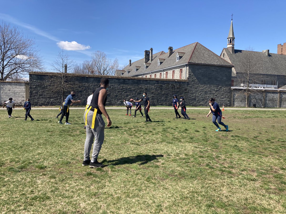 41PctExplorers's tweet photo. On Saturday 03/27 Post 2041 Explorers along with the 41 Precinct YCO’s and NCO Sector B held a flag football game for kids in the community. We had a great turn out and all the kids got to participate and get back to what they love 🏈 https://t.co/1nzp30hGth