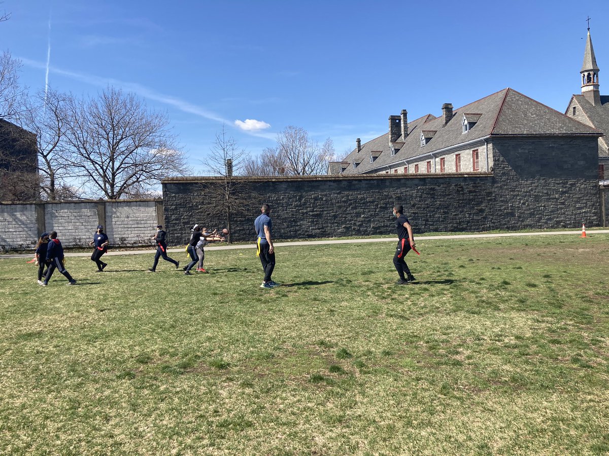 41PctExplorers's tweet photo. On Saturday 03/27 Post 2041 Explorers along with the 41 Precinct YCO’s and NCO Sector B held a flag football game for kids in the community. We had a great turn out and all the kids got to participate and get back to what they love 🏈 https://t.co/1nzp30hGth
