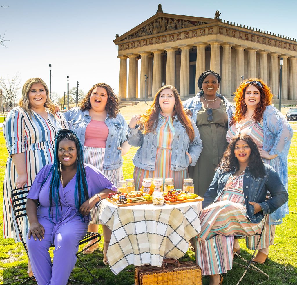 josey_omo's tweet photo. Women who picnic together stay together🌸 🧺 💛 #Ad 

No but really I had the best time with Plus Style Nash shooting this content for our #paidpartnership with @lanebryant 💜 #CreateYourLane https://t.co/IizsB879dZ