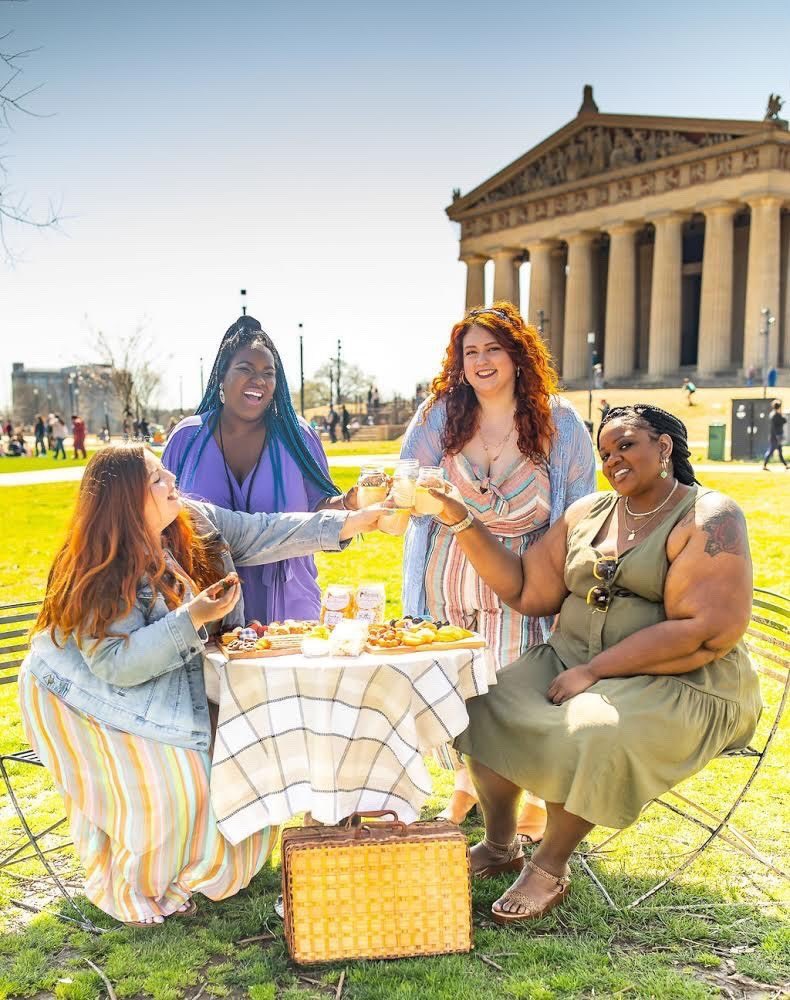 josey_omo's tweet photo. Women who picnic together stay together🌸 🧺 💛 #Ad 

No but really I had the best time with Plus Style Nash shooting this content for our #paidpartnership with @lanebryant 💜 #CreateYourLane https://t.co/IizsB879dZ