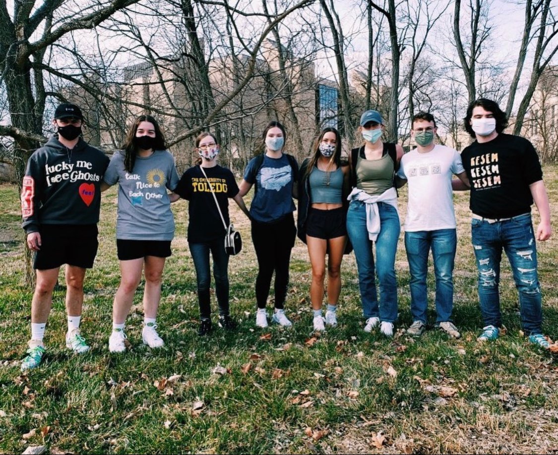 Alpha Phi Omega UT tweet media
