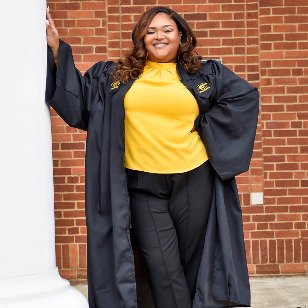 Grambling1901's tweet photo. Congratulations to Alexis White for being the first student in the state of Louisiana to receive a Bachelor of Science Degree in Cybersecurity! #GramGrad21 #HBCUGrads #STEMGrads #WomensHistory #GramWomenCan https://t.co/nSiz3Uxn8q