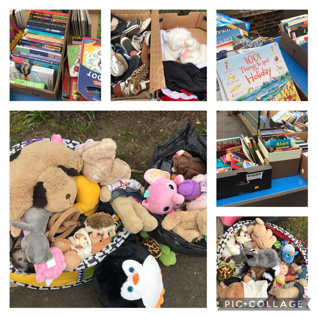 sherwoodprimary's tweet photo. There were some of the fantastic donations we received from @Glofulham - they have gone to new loving homes and a made a lot of children very happy! Thank you! https://t.co/vTJF2XsIkT