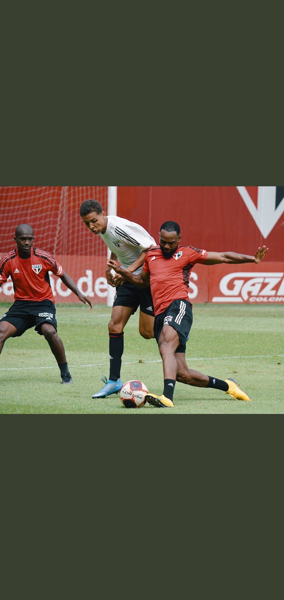 MatheusAlvesna's tweet photo. 😤😤😋 https://t.co/5m5Tzu3wK9