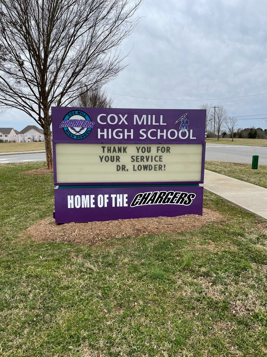 𝐋𝐞𝐭'𝐬 𝐁𝐞 𝐂𝐚𝐫𝐞𝐟𝐮𝐥 𝐎𝐮𝐭 𝐓𝐡𝐞𝐫𝐞
Congratulations on your retirement, Dr. <a href="/ChrsLwdr/">Chris Lowder</a>! Thank you for your many years of service to Cabarrus County Schools and for your outstanding leadership. We wish you continued success and happiness.💙💛 #CCSSlaptheFloor