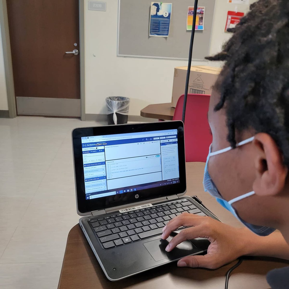 JYLaSalle's tweet photo. Check out what's happening in Digital Audio. Students, in-person &amp; virtual, are learning how to use Earsketch software to produce music through coding! It's a Great Day at Yates - Tell Somebody!!! @JackYatesHigh
#prideexcellenceandtradition #JYPROUD  #schoolofcommunications https://t.co/TBzTCYuWhC