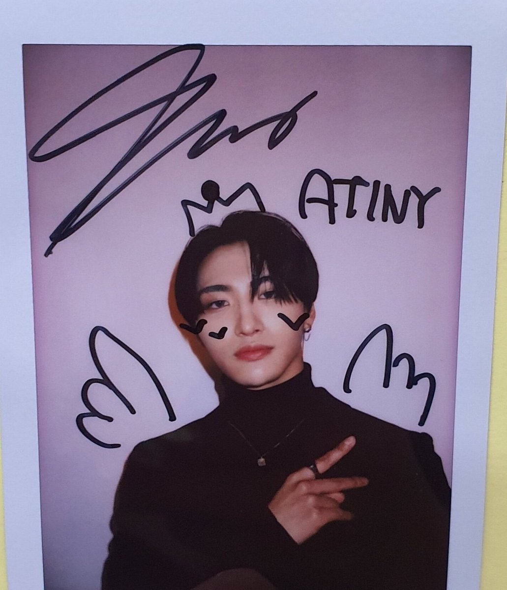 archivedjwy's tweet photo. a seonghwa polaroid isn't just something you want, it's a necessity. https://t.co/MmKYpTncxu
