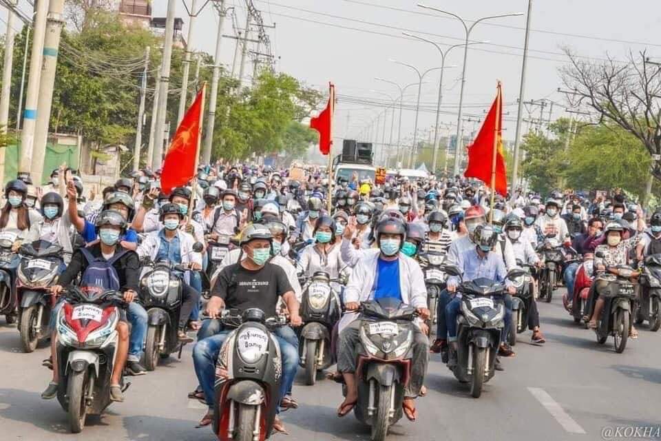 Erk21340766's tweet photo. Now in Mandalay. What a huge Motorcycle Strike!

UNSC ACT NOW
#Mar31Coup
#WhatsHappeningInMyanmar https://t.co/7qTlRPCo8J