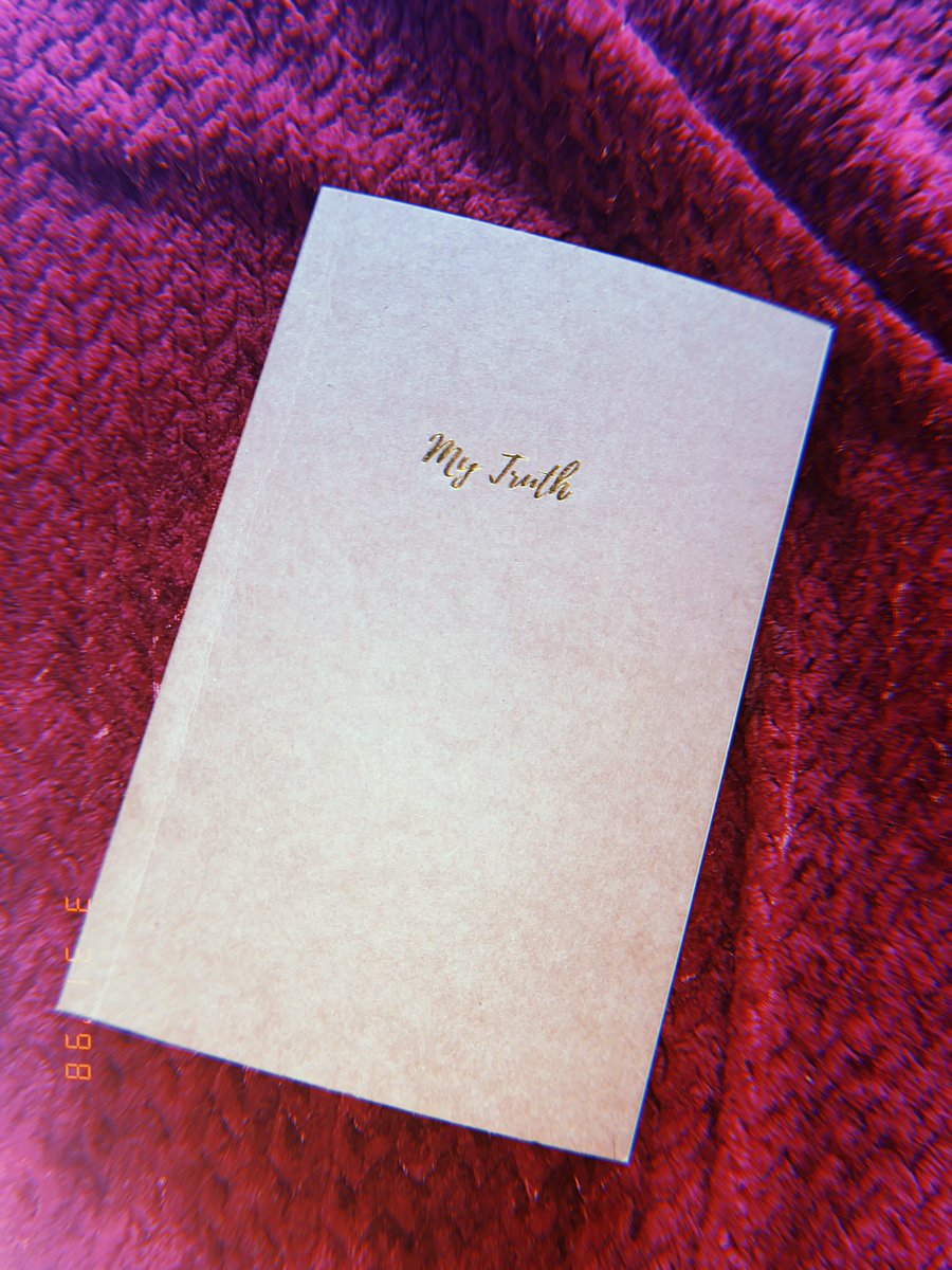ImariHC's tweet photo. On the last day of #womenshistorymonth, I'm sharing this beautiful journal written by the amazing @bysarasalam . This journal will help you be intentional about your goals, affirm yourself and reflect on how to be your best self ✨ #booksuggestion https://t.co/FEipMInCoD