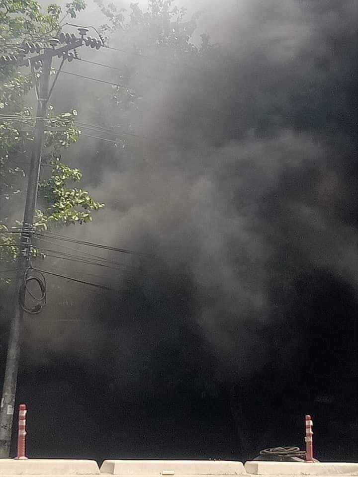 Erk21340766's tweet photo. Current Situation in Insein. Terrorists Set Fire to Barricades.

UNSC ACT NOW
#Mar31Coup
#WhatsHappeningInMyanmar https://t.co/On5J96rxgu