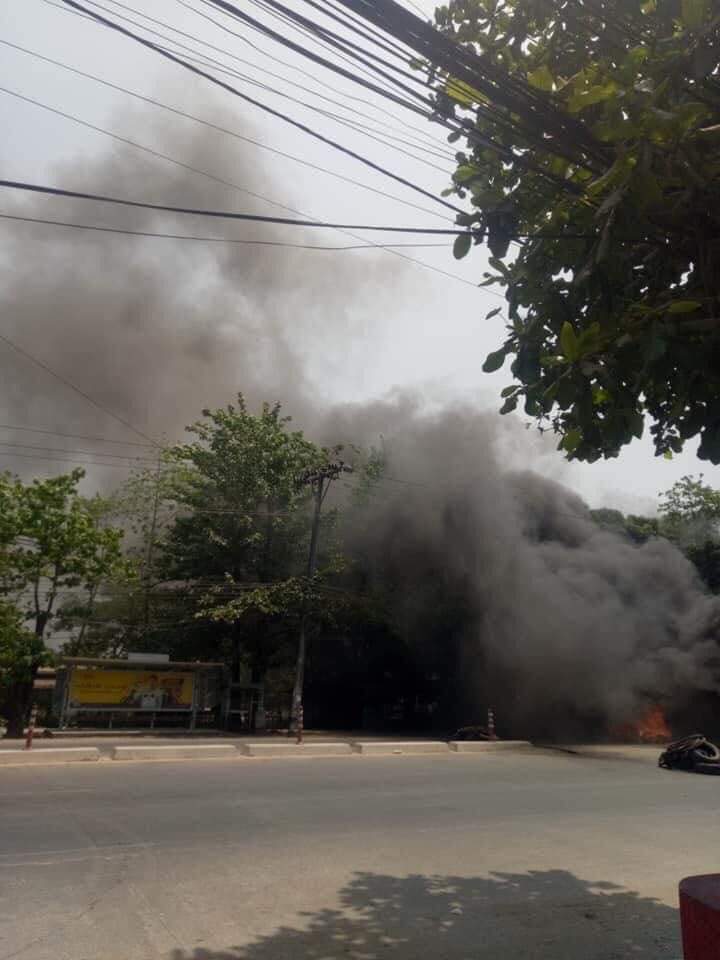 Current Situation in Insein. Terrorists Set Fire to Barricades.

UNSC ACT NOW
#Mar31Coup
#WhatsHappeningInMyanmar