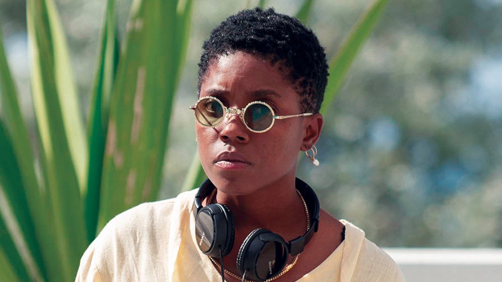 Carlos_Film's tweet photo. On the topic of ZOLA, a reminder that the great director behind it is Janicza Bravo, an Afro-Latina artist who grew up between Panama and the U.S. Her films handle uncomfortable comedy brilliantly (GREGORY GO BOOM, LEMON) 🇵🇦 🇺🇸 https://t.co/HW5QBVBT9X