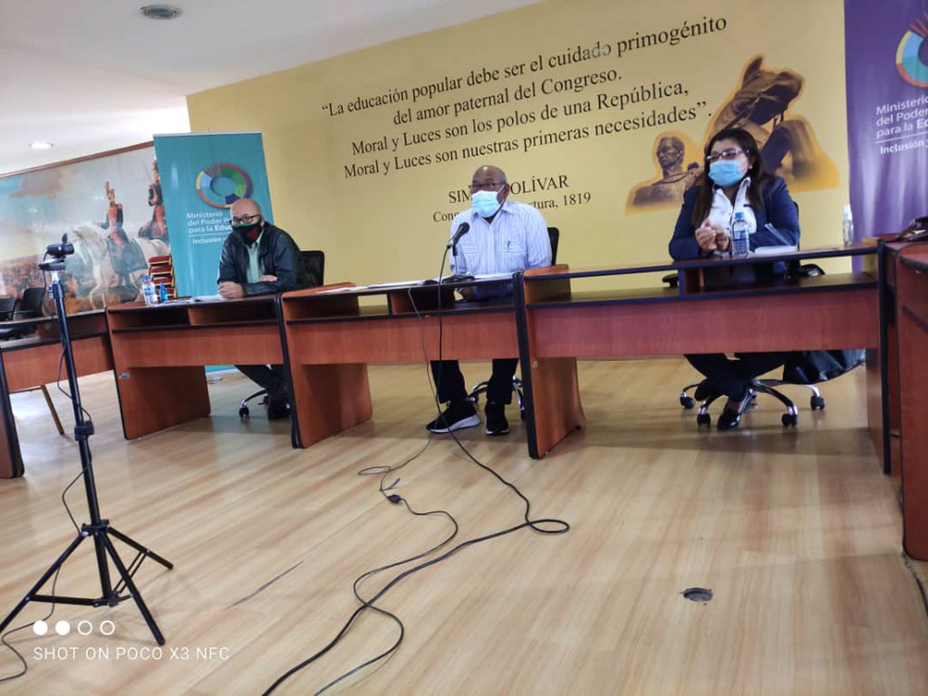 Fundabit_'s tweet photo. Ministro del @MPPEDUCACION @psuvaristobulo afirma: "Tenemos que ser profundamente democrático , pero profundamente fuerte"

#SomosFundabit
#31deMarzo 
#TodosContraElVirus https://t.co/wHCBqjNl2H