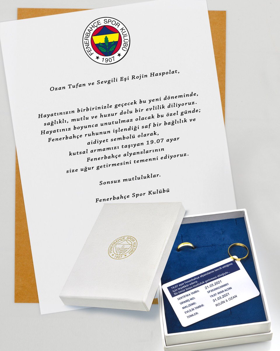 Ozan's tweet photo. 19.07 ayar Fenerbahçe logolu alyanslarımız bize uğur getirsin... 
Her zaman yanımdasın iyi ki varsın, bu özel hediye için teşekkürler @Fenerbahce @fenerium https://t.co/TXXg8C7l5r