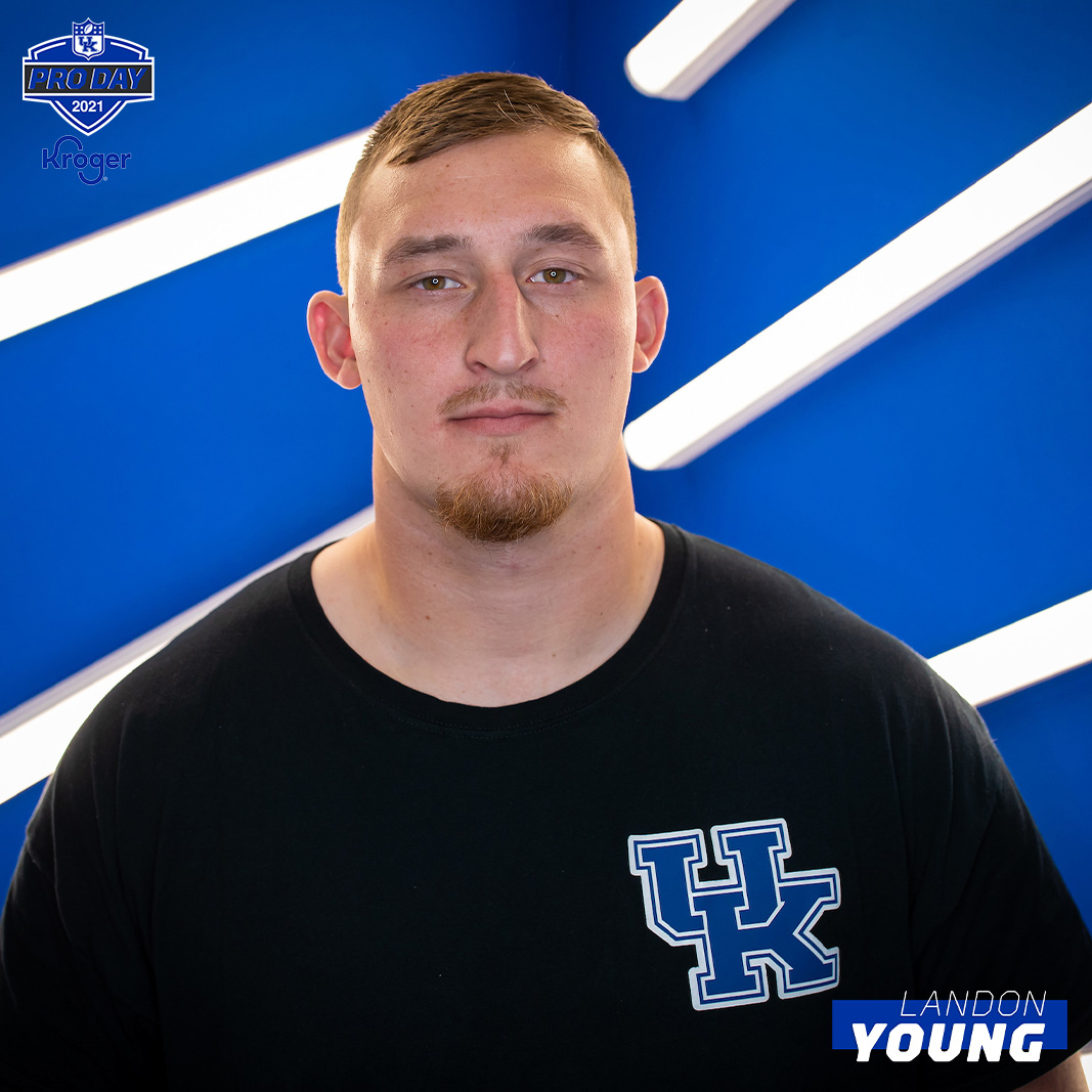 UKSportsNetwork's tweet photo. .@Landon_Young_67
with 34 reps on the bench press at 225lbs. 
"This is farm strength" 
    - @KashDaniel15 
#UKProDay
Watch now via @UKAthletics https://t.co/TSANehpNc8