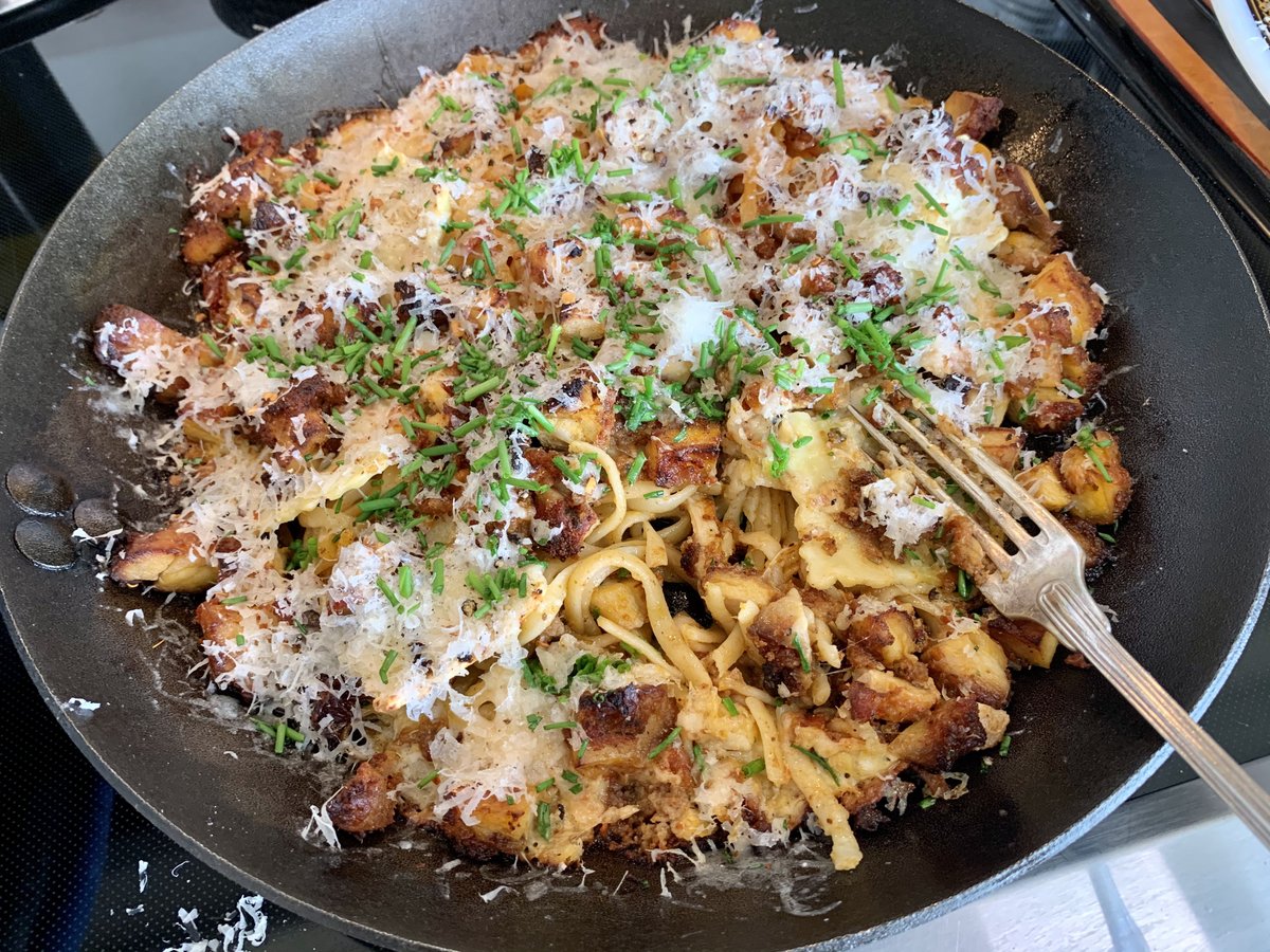 Mark Bittman (@bittman) on Twitter photo Today <a href="/bittmanproject/">The Bittman Project</a>: Roasting leftover pasta. Takes stirring out of the equation, eliminates the mush potential. Kinda like instant lasagna—crisp around the edges & soft inside. It's a subscriber-only post, so if you haven't joined yet – think abt it! bit.ly/3rEYGmQ Today <a href="/bittmanproject/">The Bittman Project</a>: Roasting leftover pasta. Takes stirring out of the equation, eliminates the mush potential. Kinda like instant lasagna—crisp around the edges & soft inside. It's a subscriber-only post, so if you haven't joined yet – think abt it! bit.ly/3rEYGmQ