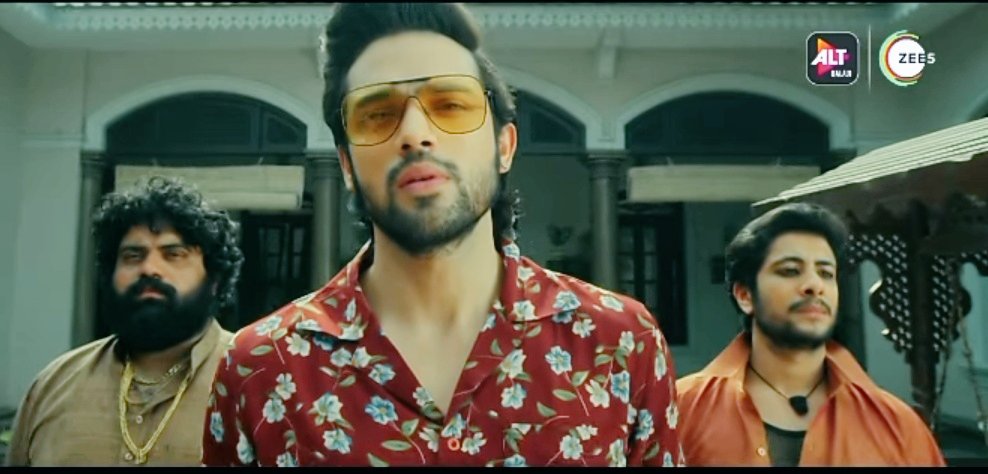SymphonyNotess's tweet photo. Absolutely loved this 15sec Teaser😍😈🔥🔥
WHAT A MIND BOGGLING SWAGGGG🔥🔥🔥
Series looks SOO PROMISING 🧿✌️
#Nawab #Hero #MachMach #Yakub #Jagan
MHBRH Teaser Out
#ParthSamthaan
Link here 👇
https://t.co/0VfbJWlxis https://t.co/oX0Z18JNkT