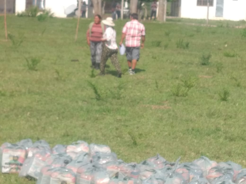 La Dirección de Protocolo por Emergencias del <a href="/MinDSocialSalta/">Ministerio de Desarrollo Social de Salta</a> brindó contención alimentaria, en coordinación con Aviación Civil de la provincia; a 77 familias de Macueta y Campo Largo, Aguaray que fueron aisladas por la crecida del Río Itaú 

#GobiernoPresente <a href="/GobiernodeSalta/">Gobierno de Salta</a>