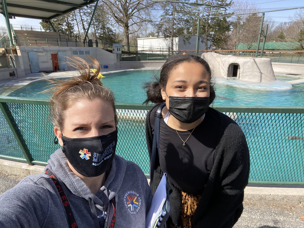 Amazing trip to the <a href="/KansasCityZoo/">Kansas City Zoo & Aquarium</a> yesterday with <a href="/zoetw34/">Zoe Toal-Weaver</a> and her Kindergarten class! Thank you students for helping Zookeeper Bill recover lost information on the locations and habitats of the animals!