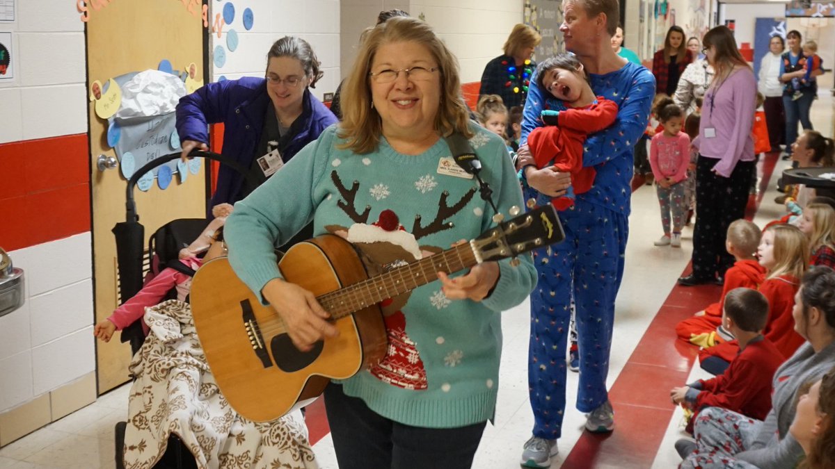 RSWolves's tweet photo. Karen Murray is the principal @ReedsSpringPS. Before that, she was the music teacher for 21 years. Prop RS would help us retain great staff members like Mrs. Murray. Please vote on April 6! #PropRS #VoteApril6 https://t.co/9kccKj6qdz