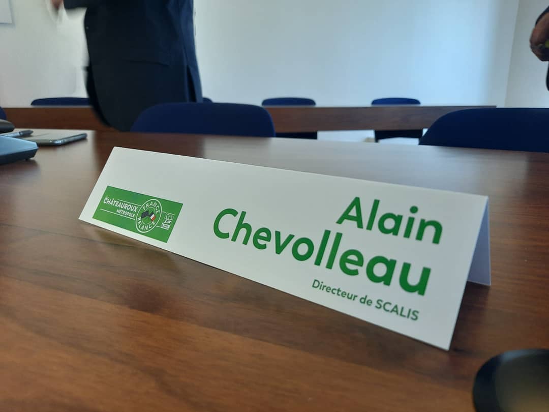 EmmaThillet's tweet photo. @GilAverous, présentait ce jour un point d'étape du plan de relance de @Chateauroux36 aux côtés des partenaires de la construction et du BTP, et donc d'@chevolleaua, Directeur Général de Scalis, filiale du Groupe @polylogis qui investira 31M€ de travaux 🏗🏡🏠 https://t.co/3tKi4jLeR6