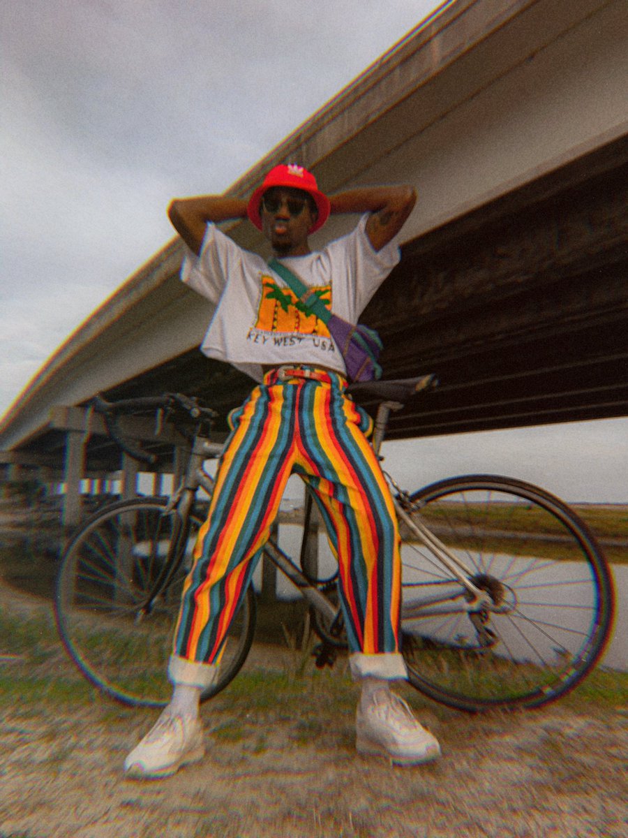 Happy trans day of visibility! I’m non-binary and my pronouns are they/them. I get misgendered constantly, half the time by folks who have pronouns in their bio. Remember that you don’t have to be an androgynous white person to be non-binary.