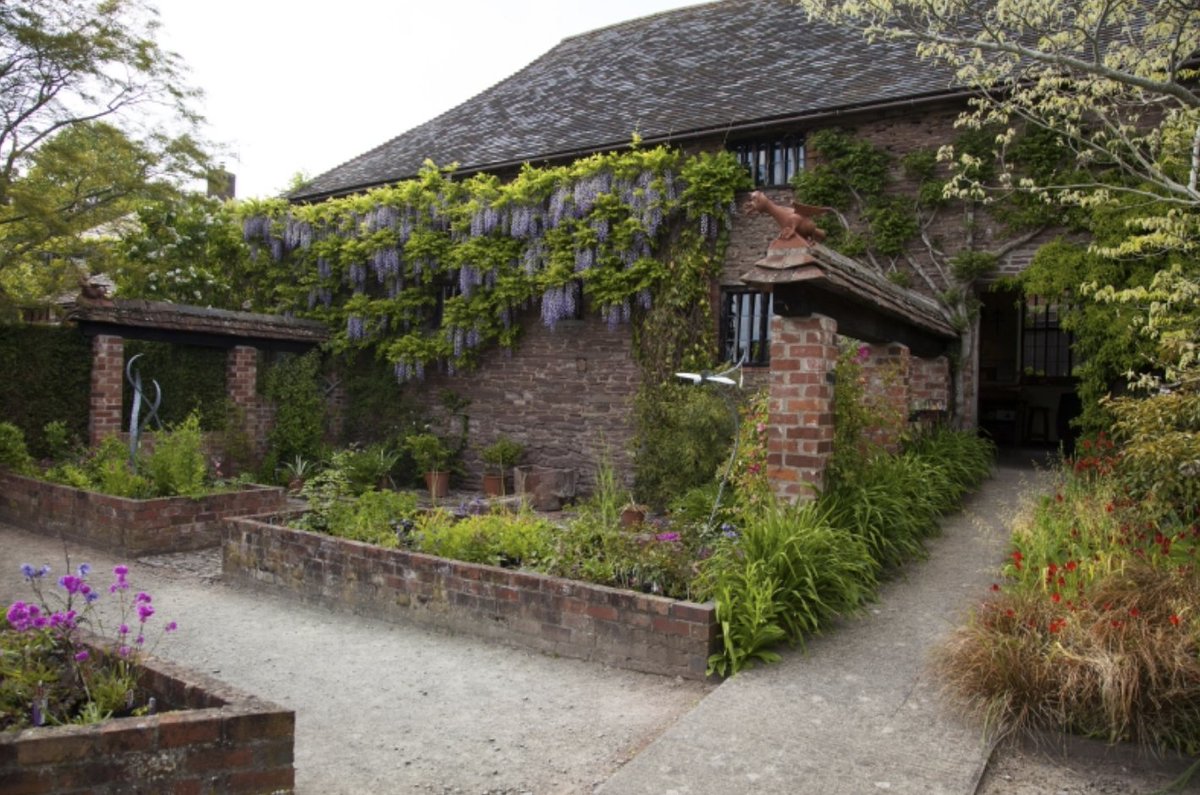There's a few tickets available for pre-booking to see Stockton Bury Gardens tomorrow, April 1st, between 11 and 4.30. A superb, sheltered 4-acre garden with colour and interest from April until the end of September. Booking can be done via this link ngs.org.uk/view-garden/14…