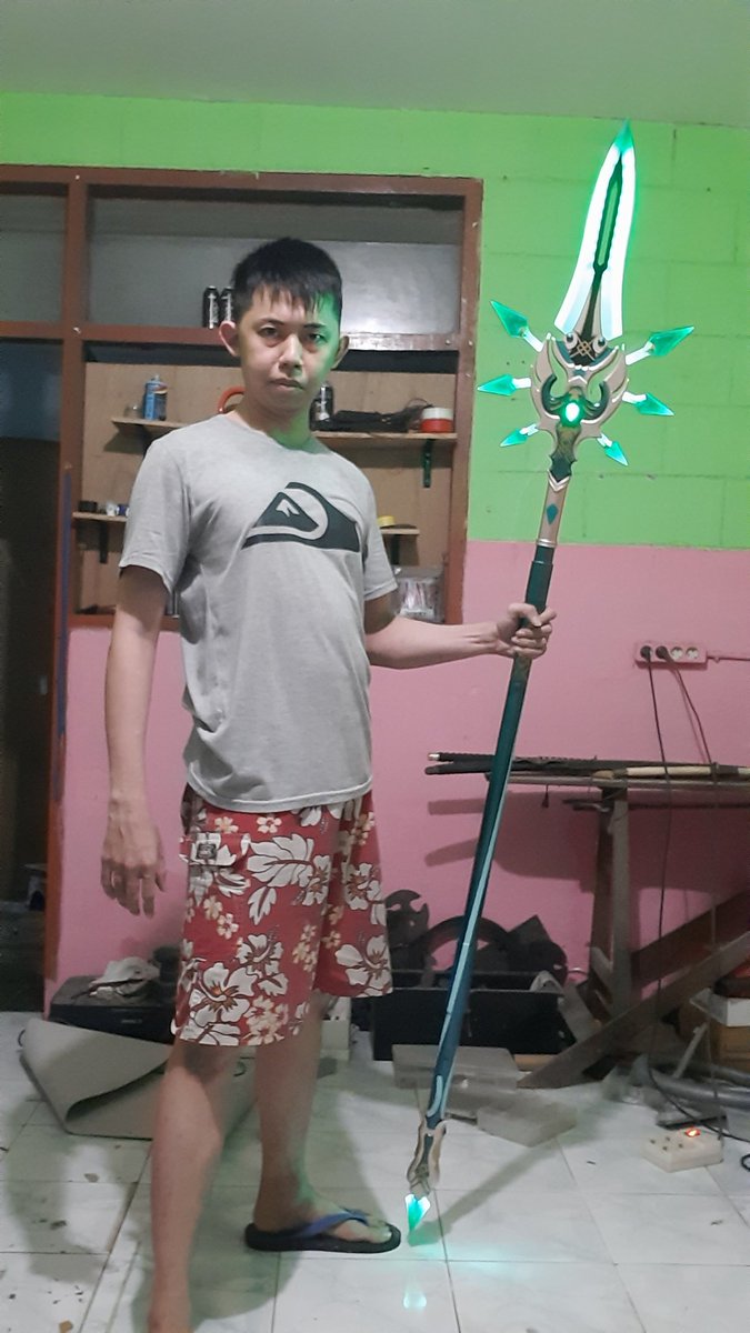 LEE82619688's tweet photo. Done my primodial jade winged spear

Any comission please tweet me

#GenshinImpact 
#genshinimpactfanart 
#GenshinImpactcosplay 
#xiao
#acrylic 
#LED https://t.co/aHxOHwa4Q7