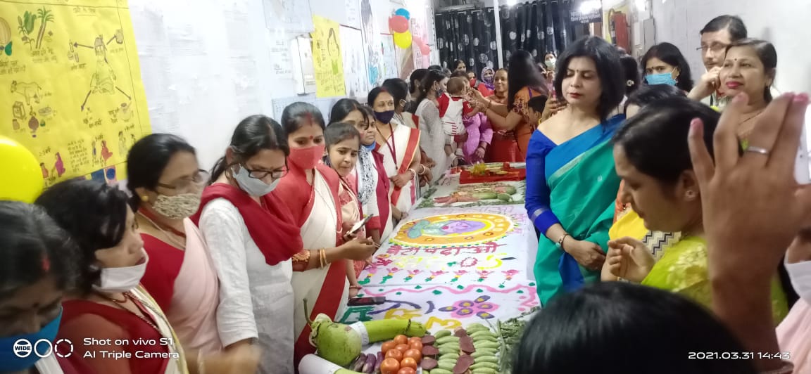PatnaPoshan's tweet photo. पोषण पखवाड़ा 2021 के अवसर पर जिला प्रोग्राम पदाधिकारी, पटना द्वारा कार्यालय में आयोजित पोषण मेला में विभिन्न स्टॉलों को निरीक्षण किया गोदभराई@POSHAN_Official @dm_patna @MinistryWCD @Sajjan95 @smritiirani @PoshanAbhiyaan
#PoshanPakhwada2021 #PoshanParamarshKendra https://t.co/THlnZvA165