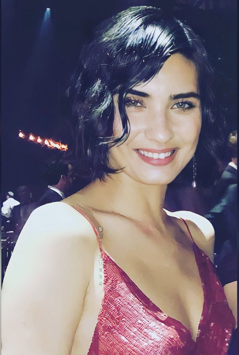 SmileTuba_'s tweet photo. Ma belle 🤩 #TubaBüyüküstün https://t.co/Z7Z65uZ44g