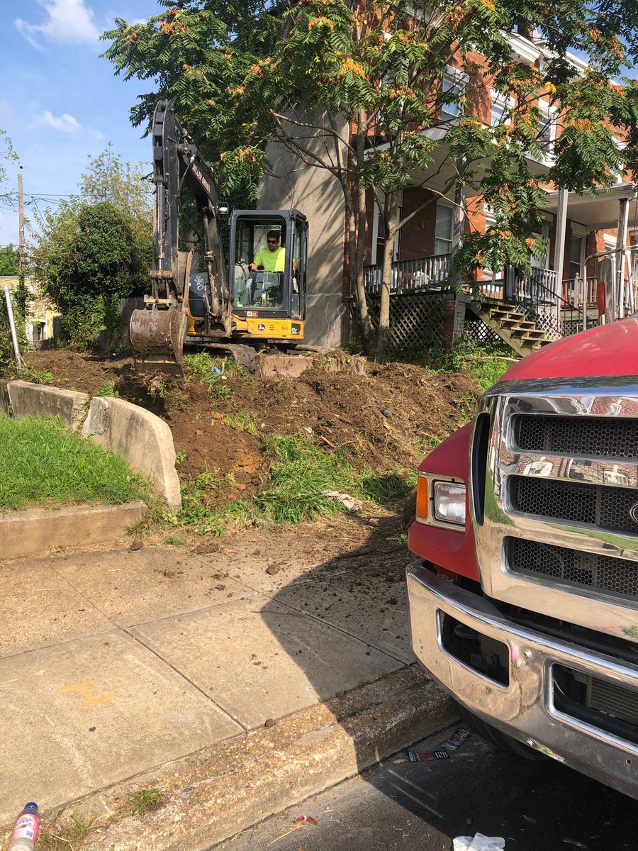 CivicWorksInc's tweet photo. A big Thank You to our Community Lot Team for revitalizing a lot on Monastery Avenue in Southwest Baltimore. Great work team! #CivicWorks #Baltimore #CommunityLotTeam https://t.co/Nvc1Q7kzRq