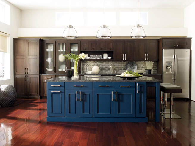 Looking for unique cabinetry for your kitchen or bath? Let's work together! ow.ly/fZpi30ryXIl azinteriorinnovations.com
#azinteriorinnovations #homerenovation #kitchenremodel #bathroomremodel #kitchenrenovation #bathremodel #homeimprovement #homereno