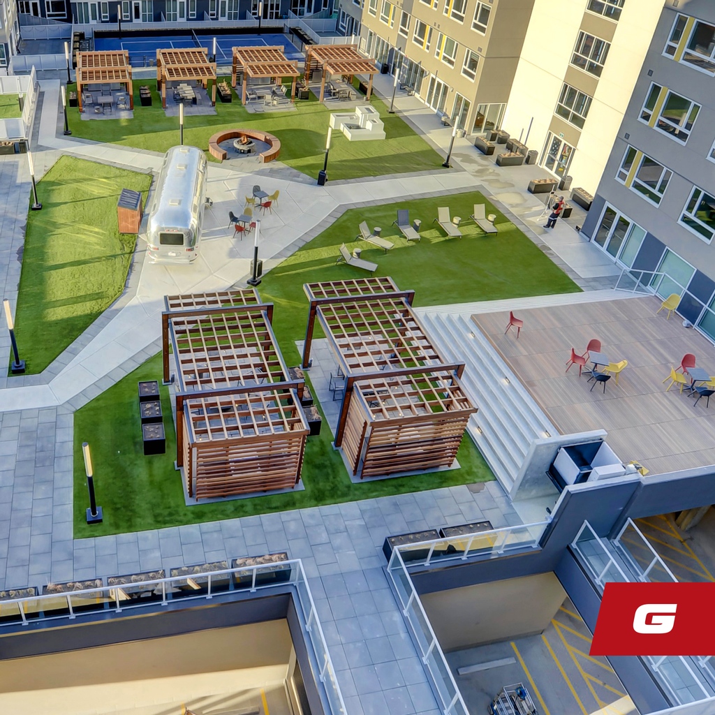 GrahamBuilds's tweet photo. The beautiful #ARIA in @UDistrictYYC is now completed!
Last month we achieved final occupancy for the whole building and tenants have now started moving into the East tower. Congrats project team! 🎉#buildingtogether #projectupdate  #YYC #multifamilyresidential #mixeduse #gracorp https://t.co/lp2qem9aHF