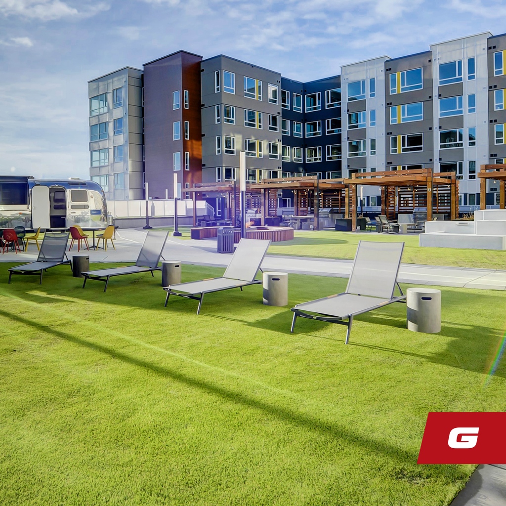 GrahamBuilds's tweet photo. The beautiful #ARIA in @UDistrictYYC is now completed!
Last month we achieved final occupancy for the whole building and tenants have now started moving into the East tower. Congrats project team! 🎉#buildingtogether #projectupdate  #YYC #multifamilyresidential #mixeduse #gracorp https://t.co/lp2qem9aHF