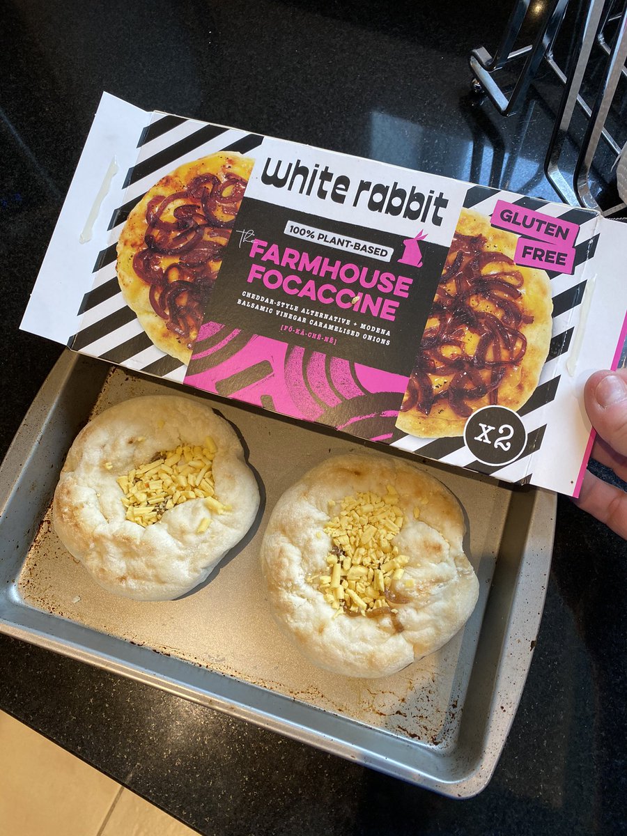 TheWammy's tweet photo. @whiterabbitpiz “Generously” topped huh? I’m still looking for the caramelised onions amongst the vast expanse of gluten free FÕ-KÄ-CHĒ-NĒ. I know you only want £3 but come on where’s the quality control here bunny?? #vegan #freefrom #glutenfree https://t.co/pQ2fssqXxX