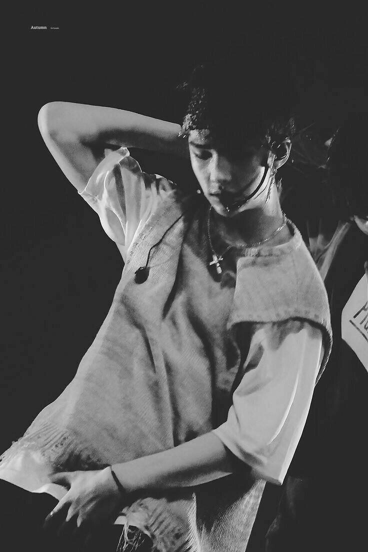 _melonelynn's tweet photo. simple in dark                 abs in dark
ALWAYS STAY
#StrayKids #스트레이키즈
#현진 #Hyunjin
#AprilFoolsDay https://t.co/eT9C8nERaT