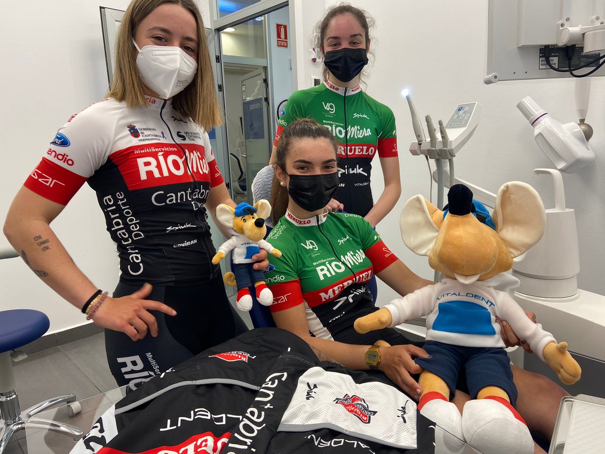 😀La salud bucodental es fundamental para las deportistas. Y aquí estamos contentas de que @Vitaldent_es Castro Urdiales estén con nuestro club por tercer año consecutivo  

👉 Info y declas bit.ly/31wJBJI

PD: Hemos adoptado una mascota 😅