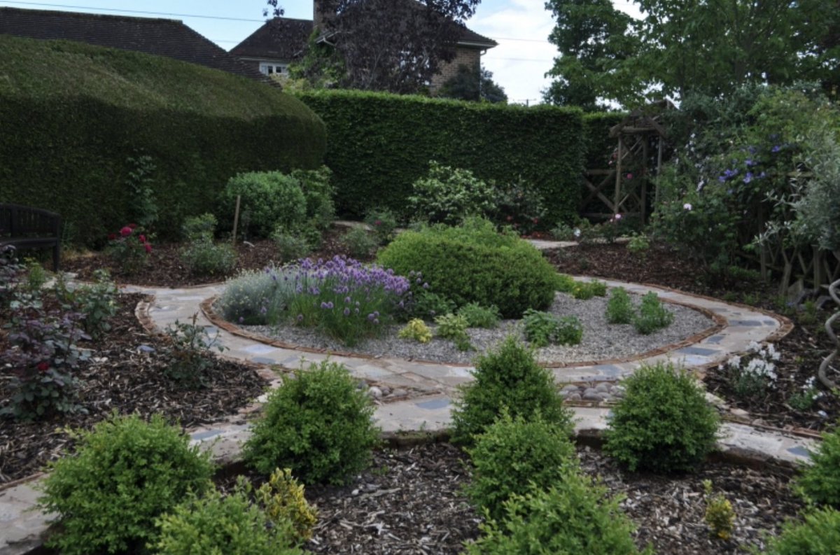 Wainfield, a new <a href="/NGSOpenGardens/">National Garden Scheme</a> in Ross-on-Wye is open from 10-4 on Saturday, 3rd April. 3 acre informal, wildlife garden with rose garden, fruit trees, climbing roses and clematis. Pre-booking (essential) and more info via the link ngs.org.uk/view-garden/37…