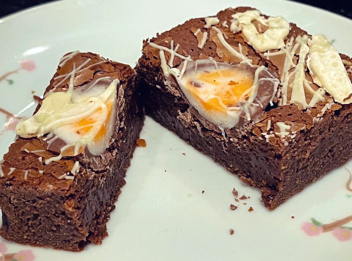 The perfect #glutenfree cake does not exi—

GF <a href="/CadburyUK/">Cadbury UK</a> Creme Egg brownie 😧😍🤤 from <a href="/VIPTeas/">VIP Teas</a>