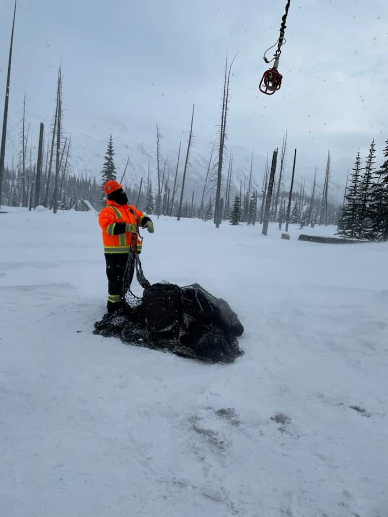 KyahResources's tweet photo. Safe operation around helicopters? Another day at work for our felling and local labour team at Kyah Resources. #indigenous #safetyfirst #bcresources https://t.co/26HAwVWIVs