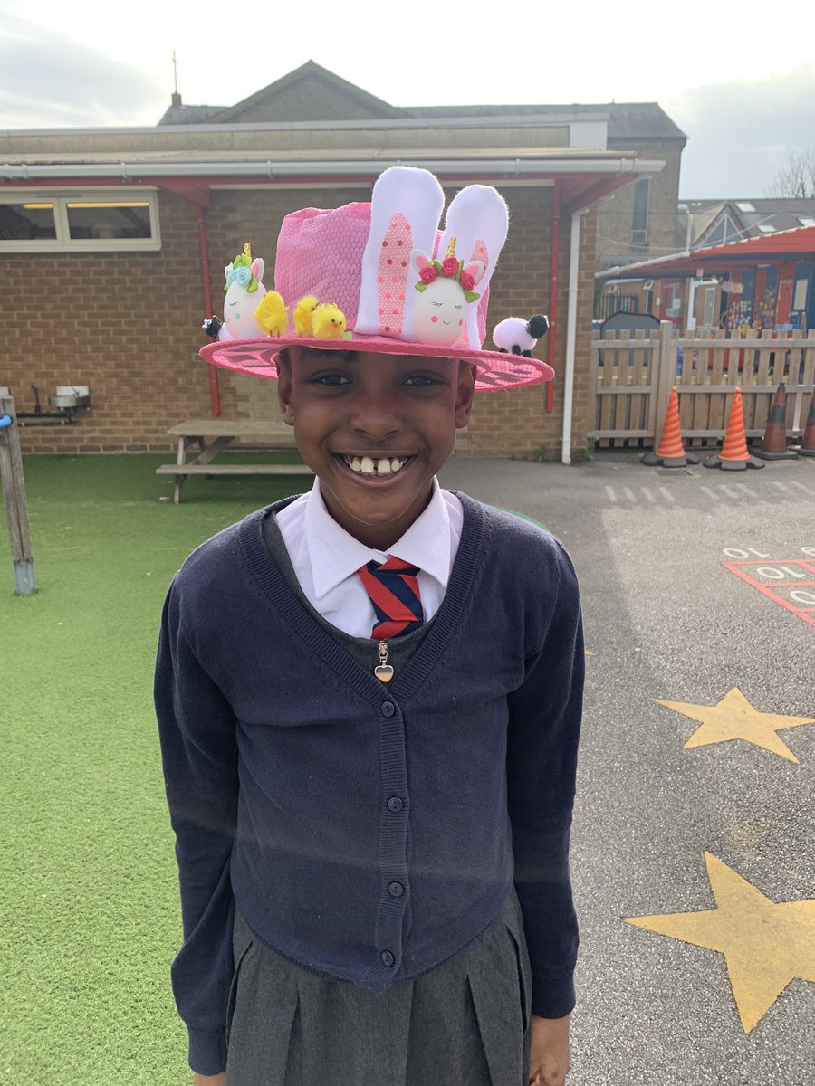 Holy Cross School tweet media