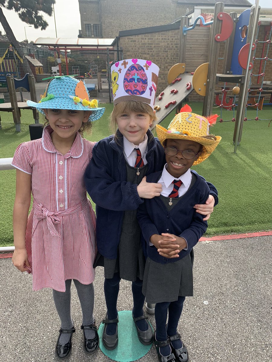 Holy Cross School tweet media