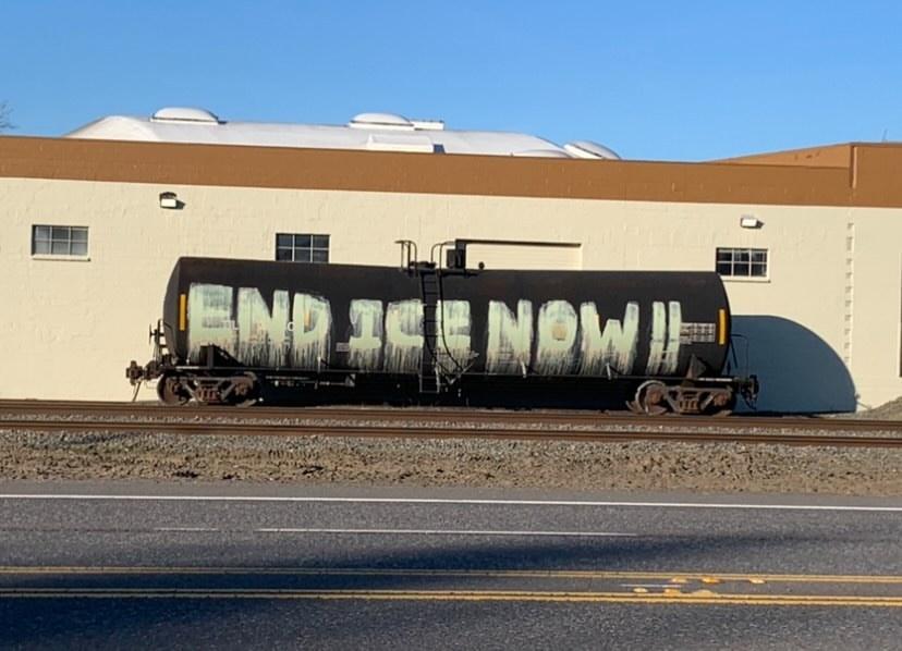 GraffitiRadical's tweet photo. #EndICENow!
#FreightGraffiti in #Portland, Oregon against #ICE (the US Immigration Police)
. https://t.co/lZCcNV5LPk