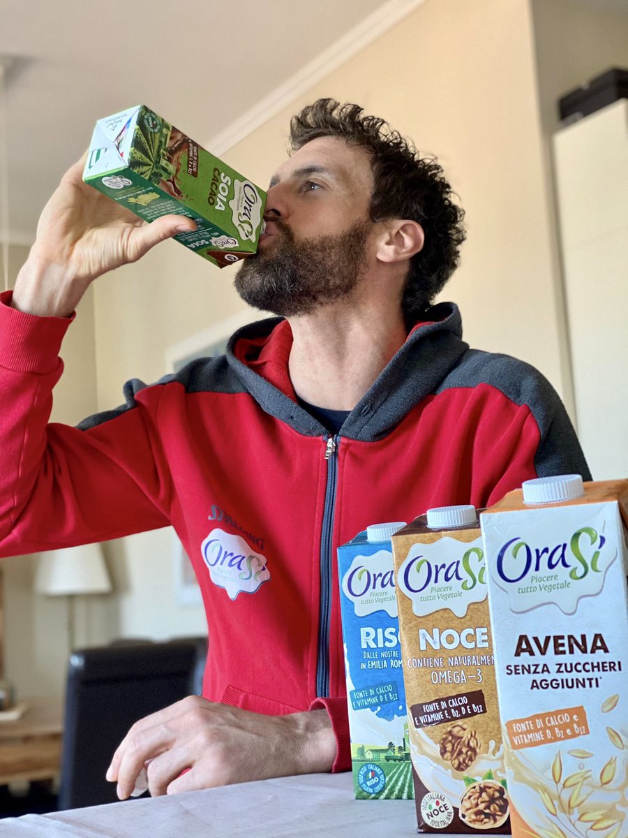 🏀 Anche i nostri ragazzi e tutto lo staff del BasketRavenna hanno scelto il #BenessereAutentico delle bevande OraSì 🌿🥛

👉🏻 Al nostro fianco come Main Sponsor per il sesto anno consecutivo, OraSì offre un’ampia gamma di prodotti vegetali, sani e 100% italiani.