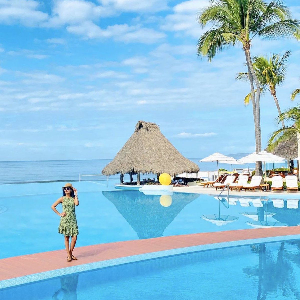 VallartaGV's tweet photo. What if we could make travel more meaningful and sustainable? This is suchetarawal motto, and one of the guidelines for her NPO #goeatgive. #GrandVelas #RivieraNayarit https://t.co/FcVy1wn9ym