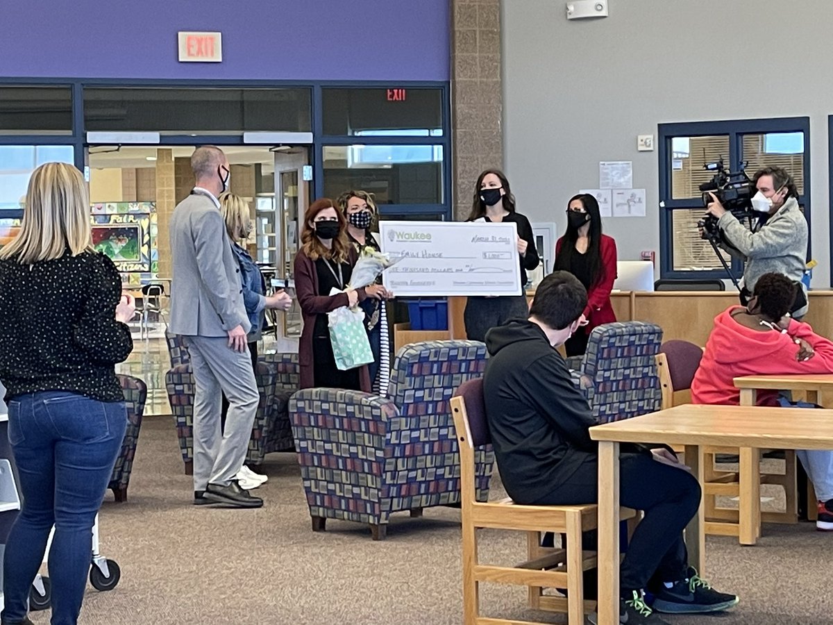 educator_heart's tweet photo. So excited to see my bestie @emilysparkles win the Waukee Schools Teacher of the Year award
@WaukeeFndation https://t.co/xuMP5sGMcE