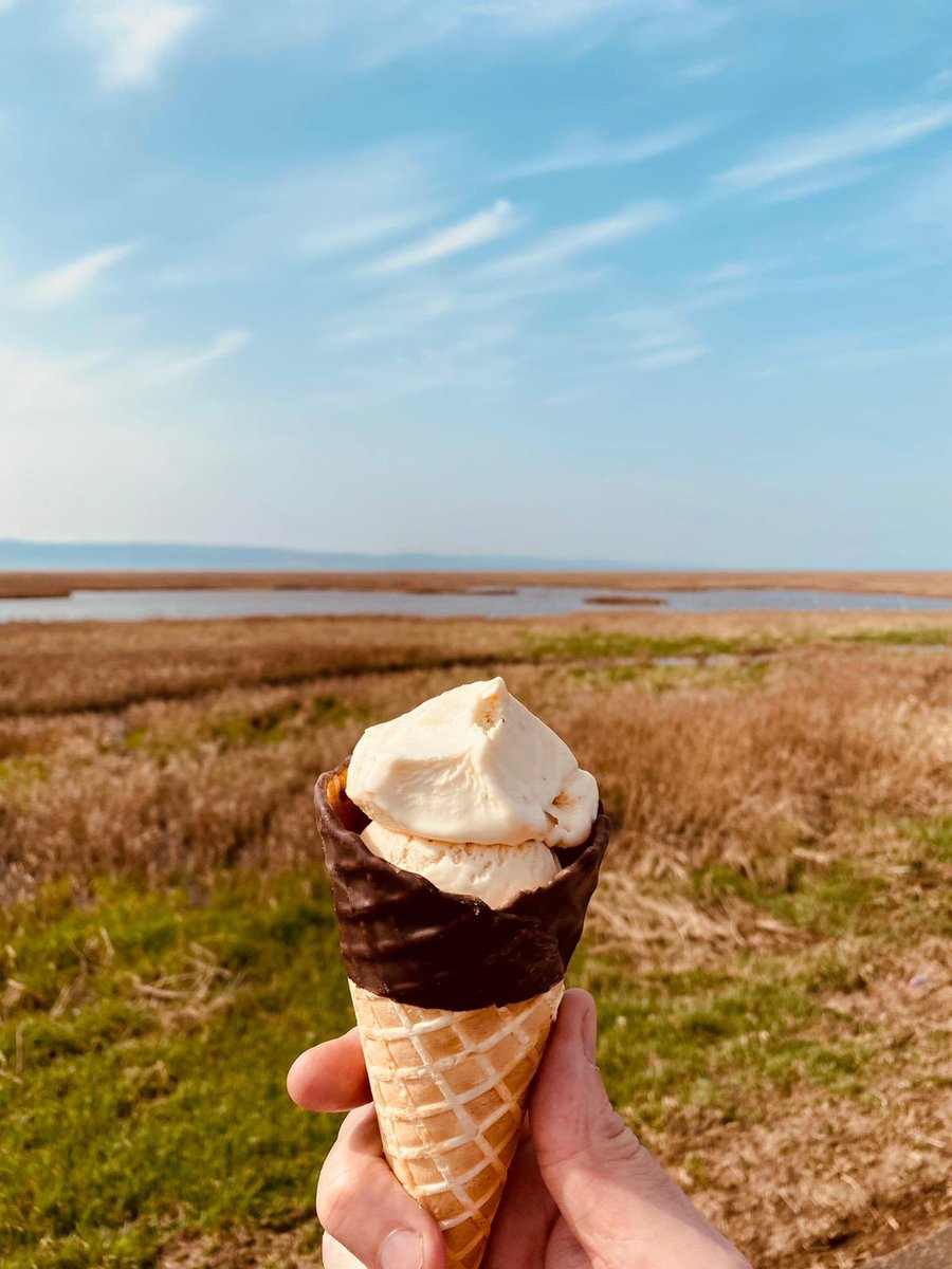 DaveBarlow16's tweet photo. A swift 2 and a half pints of Nature this afternoon. Didn’t want to over do it as I was driving. #superrefreshing. @RSPB_BurtonMere @MancNature https://t.co/G0RLx44S5l